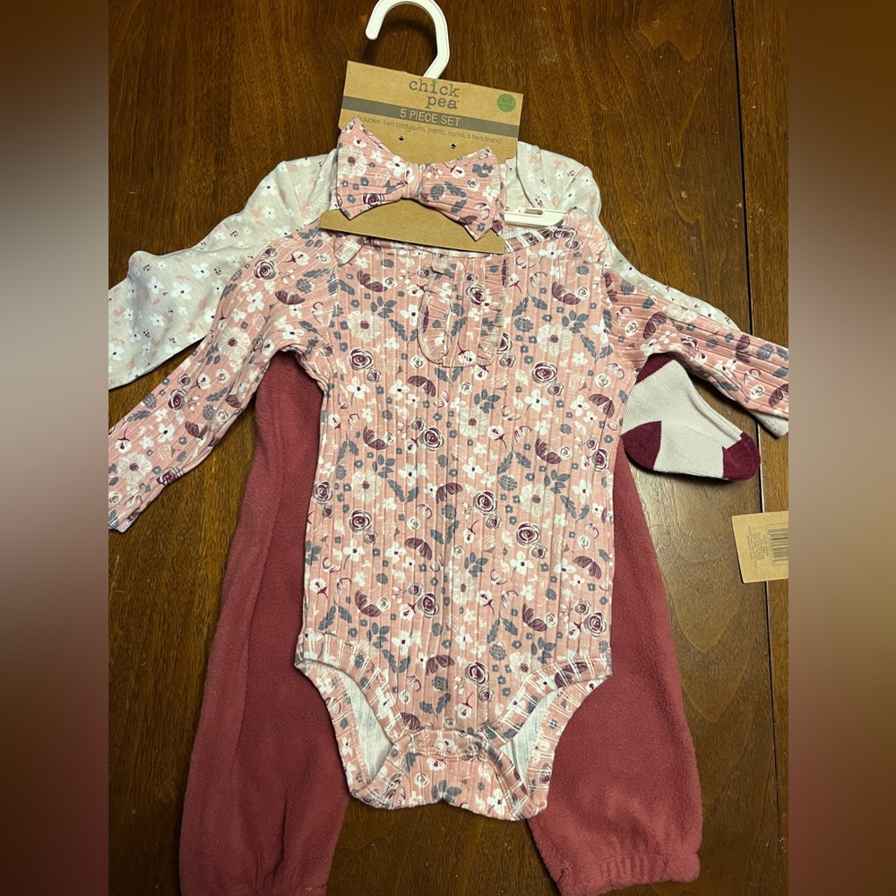 NWT Chick Pea 5 piece set for 6-9 months